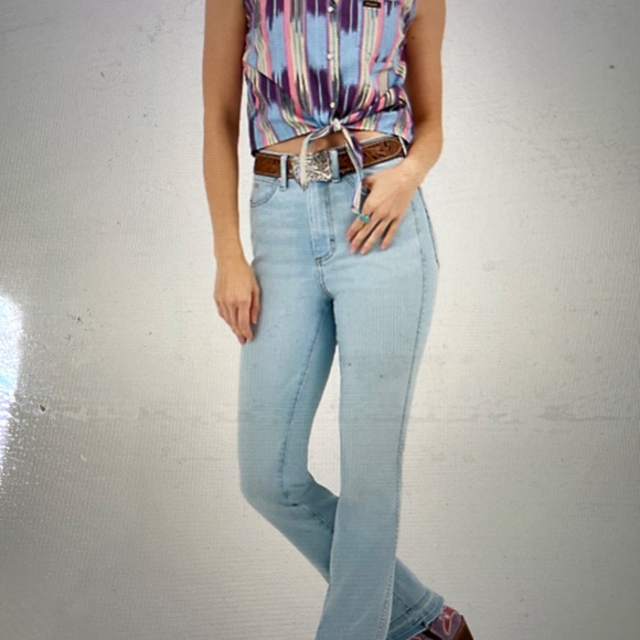 Wrangler x Lainey Wilson Raw Hem Boot Huggers - Picture 3 of 3